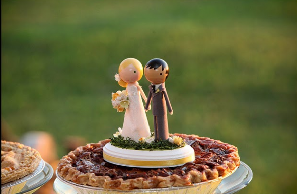 Country Bride & Groom Caketopper