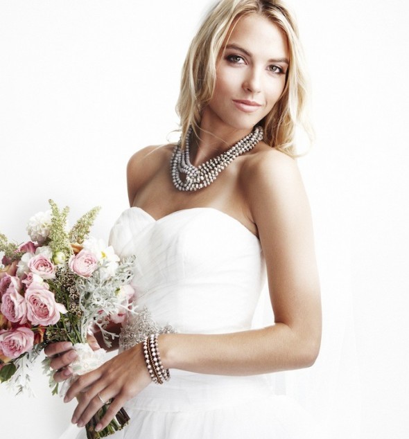White-beaded-necklace-for-wedding