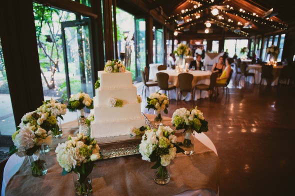 white-rustic-wedding-cake