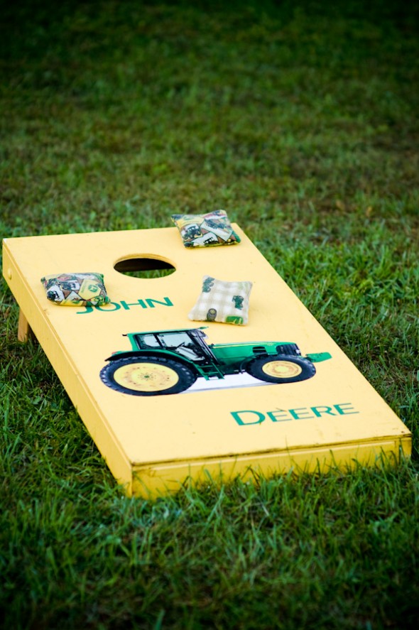 corn-hole-at-wedding