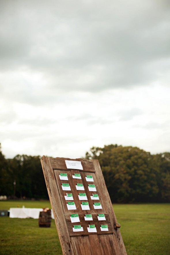 rustic-wedding-placecard-display