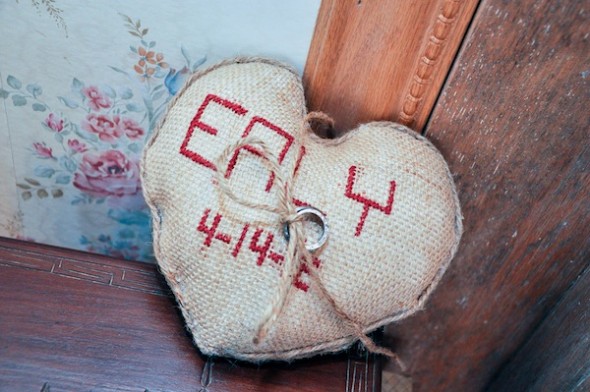 Buralp Wedding Ring Pillow