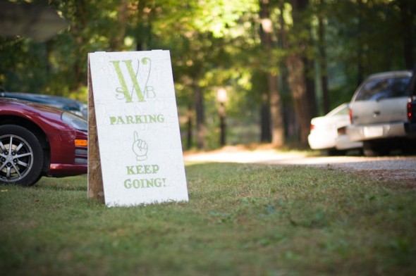rustic-wedding-welcome-sign