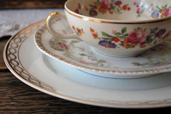 Mismatched China At Wedding mis-matched-china-at-wedding