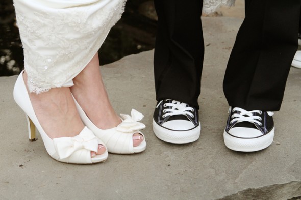 groom-in-converse-senakers