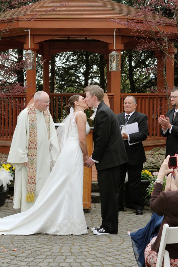 wedding-ceremony-outside-in-new-jersey