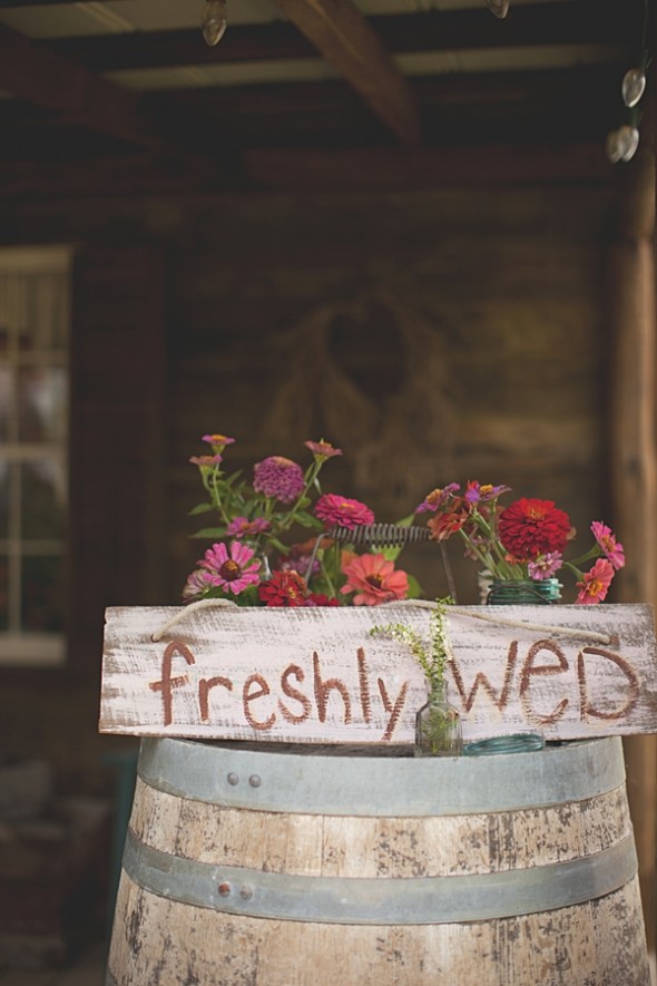 rustic-wedding-sign