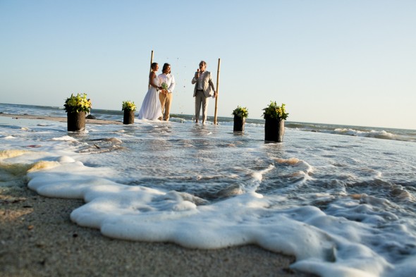 rustic-wedding-on-the-beach