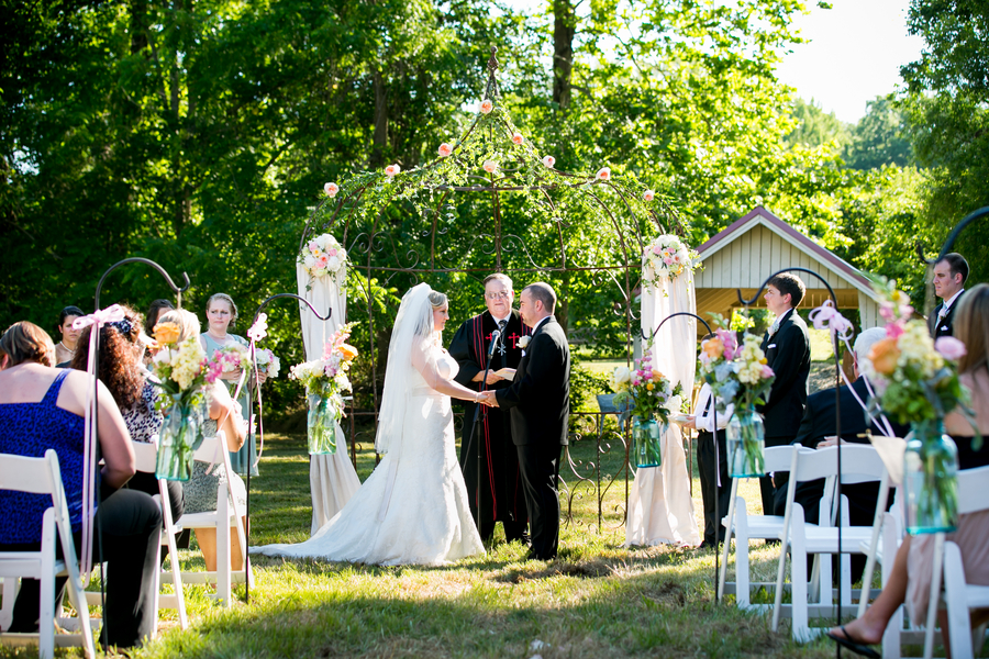 Virginia Vintage Farm Wedding At Hartwood House - Rustic Wedding Chic