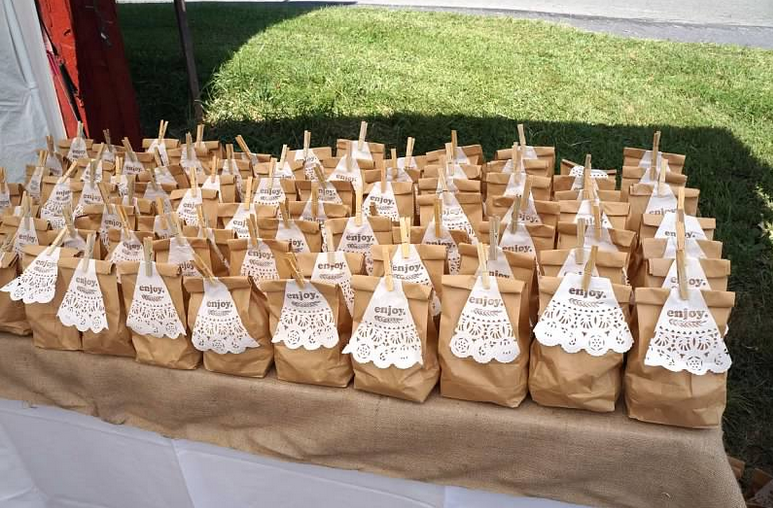 10 Favors For A Rustic WeddingRustic Wedding Chic