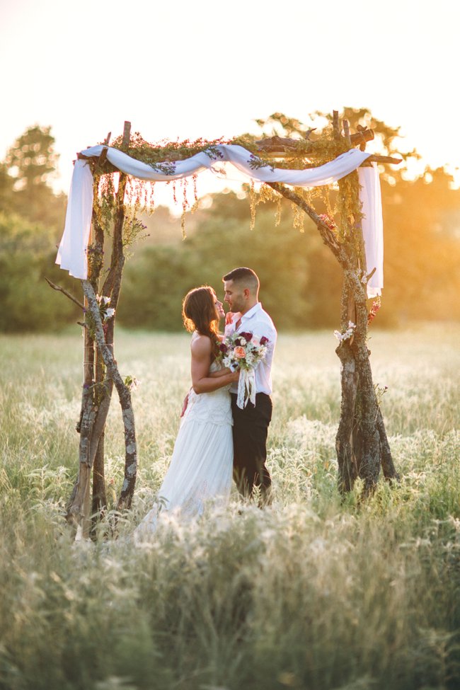 Earthy & Elegant Wedding Inspiration - Rustic Wedding Chic