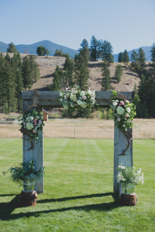 Outdoor Montana Wedding: Mackenzie + Taylor - Rustic ...