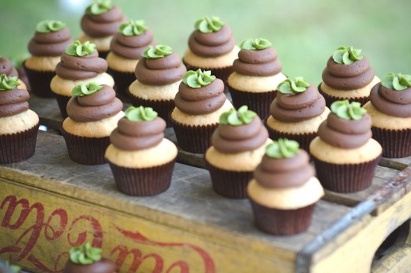 Fresh New Ideas for Mini Wedding Cupcakes